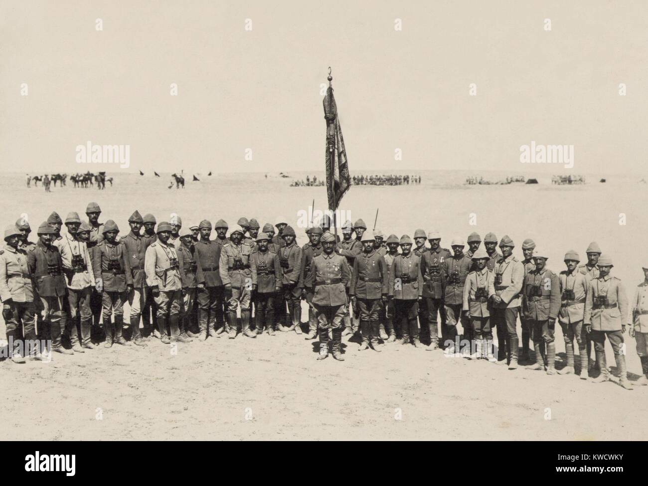 Siegreiche osmanischen Offiziere der ersten Schlacht von Gaza, März 1917. Sie stieß die britische Ägyptischen Expeditionskorps am 26. März (BSLOC 2017 1 159) Stockfoto