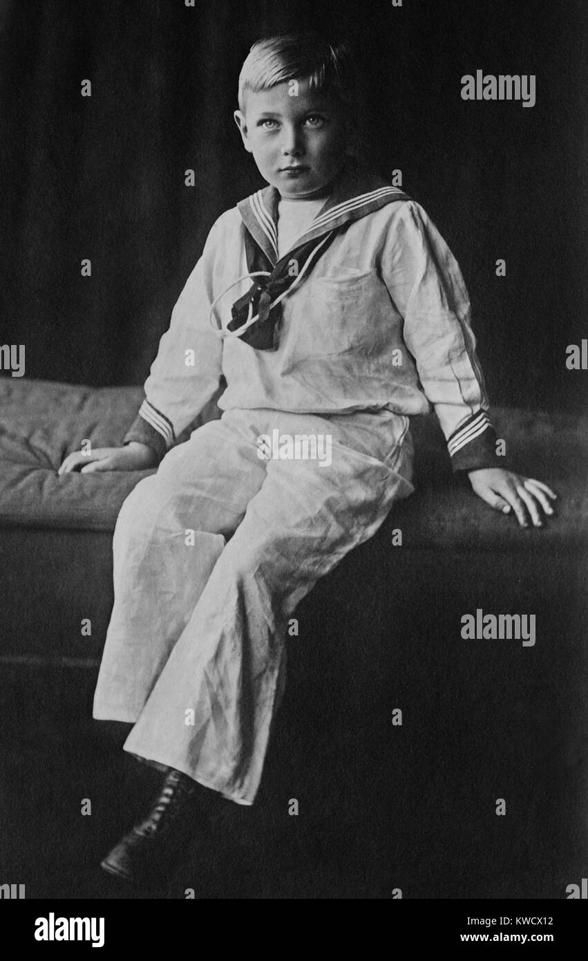 Prinz John, jüngste der sechs Kinder von König George V und Maria von Teck, C. 1913. Mit 4 Jahren entwickelte er Epilepsie, Fortgeschritten und tötete ihn im Jahr 1919 (BSLOC 2017 1 84) Stockfoto