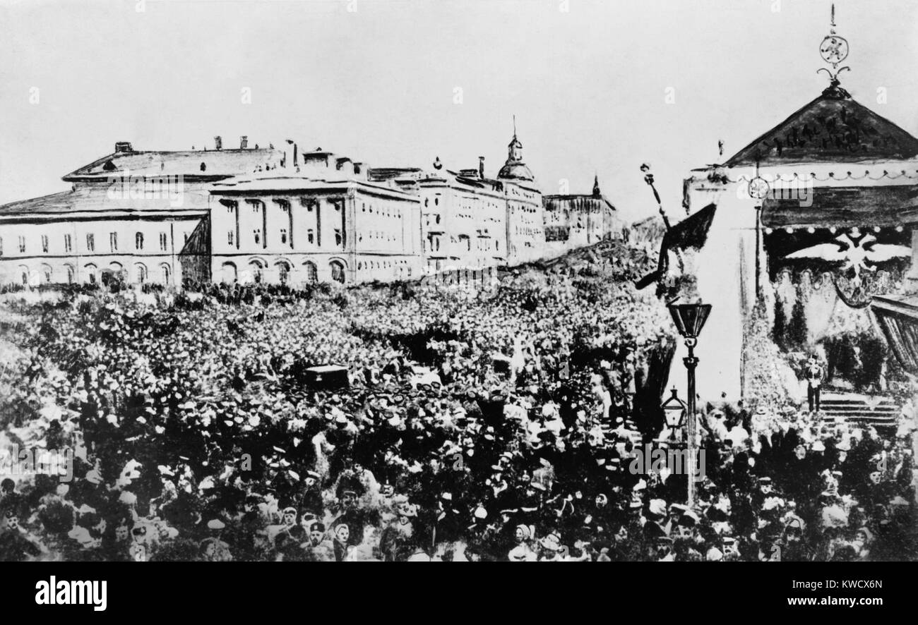 Moskau Menge feiern Zar Nikolaus IIs Oktober Manifest, 1905. Es verkündete liberale Reformen einschließlich der Freiheit des Gewissens, Rede, und Assemblage. Er versprach auch, dass kein Gesetz verabschiedet werden würde, bis durch die neu gebildeten Gesetzgebung genehmigt ist, ist die Duma (BSLOC 2017 2 37) Stockfoto