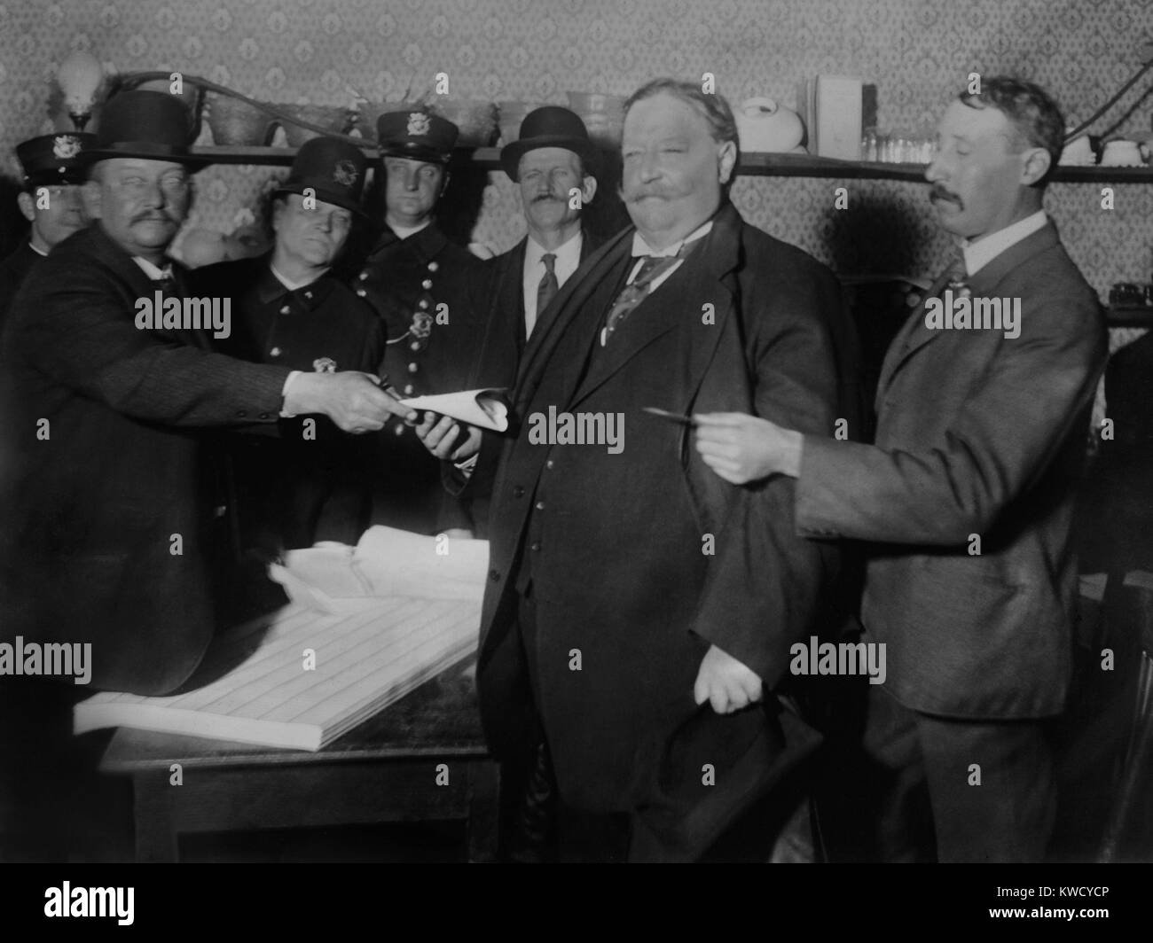 Der republikanische Präsidentschaftskandidat William Howard Taft Abstimmung in Cincinnati, November 3, 1908 (BSLOC 2017 2 110) Stockfoto