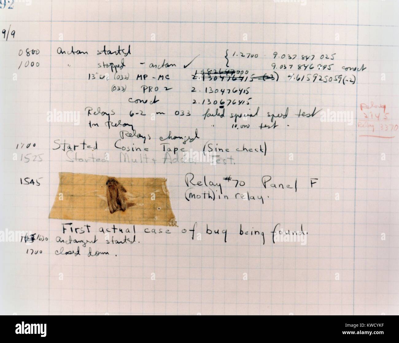 Technischer Service Card Reporting der erste Computer, den Bug an der Universität Harvard, Sept. 9, 1945. Geklebt wird der Datensatz die Motte gefunden zwischen den Punkten zu Relais Nr. 70, Panel F gefangen, der Mark II Aiken Relay Calculator (BSLOC 2017 2 197) Stockfoto
