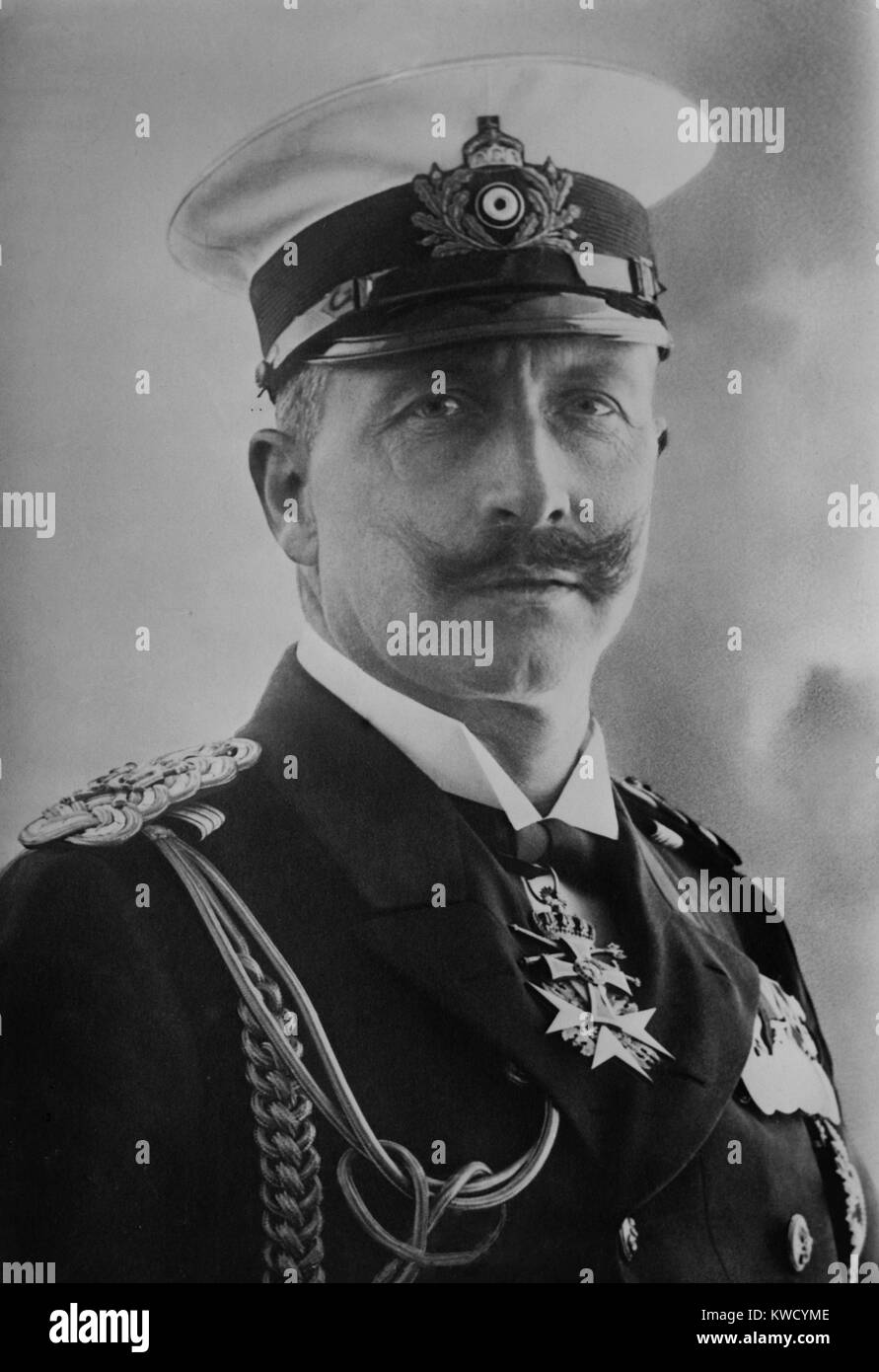 Kaiser Wilhelm II. von Deutschland, C. 1900. Seine Minister teil der deutschen Innenpolitik aber dominierte er Internationale Beziehungen mit Reibung, bellicosity, und die Expansion der Deutschen Marine (BSLOC 2017 2 41) Stockfoto