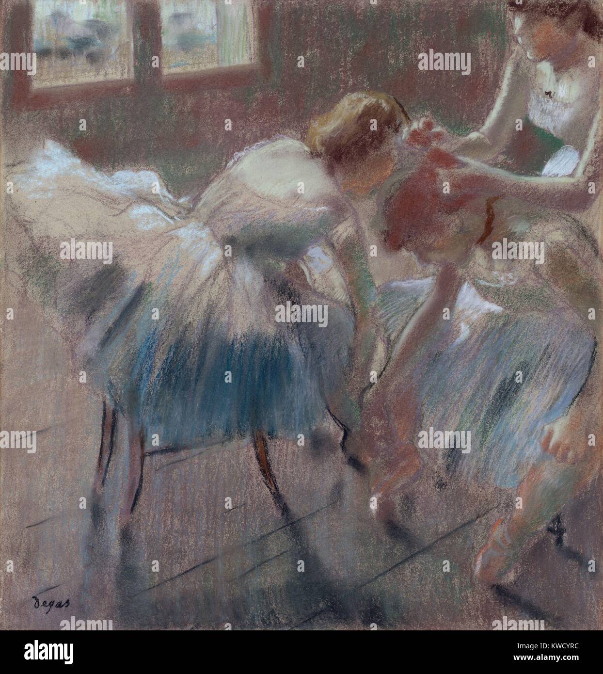 Drei Tänzer die Vorbereitung für die Klasse, von Edgar Degas, 1878-90, Französische Impressionisten pastell Zeichnung. Die Tänzerin auf der rechten Seite ist die 15-jährige Melina Darde, eine Second-line Dancer, die nie ein Solist wurde (BSLOC 2017 3 107) Stockfoto