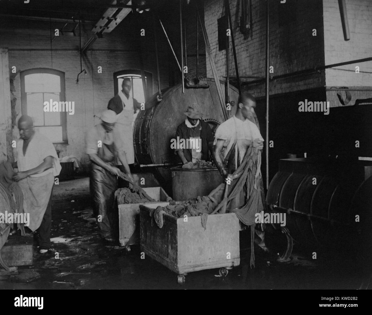 Afrikanische amerikanische Männer, Arbeiter am Büro der Gravur und Druck, Wäsche im Jahre 1895. (BSLOC 2017 20 98) Stockfoto