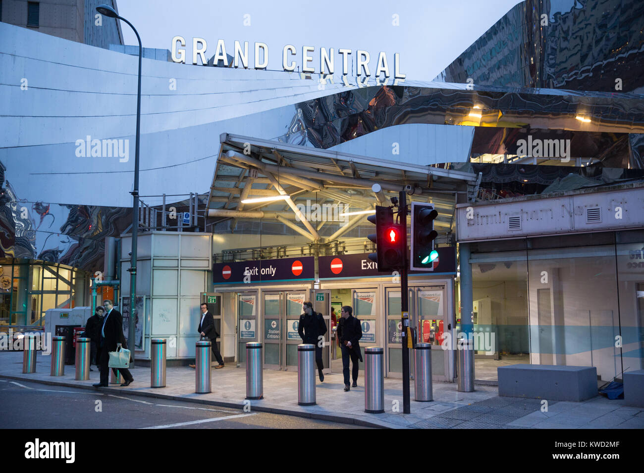 Der Eingang zum Grand Central Bahnhof von Navigation Street, auch als Bahnhof New Street Birmingham, UK Stockfoto