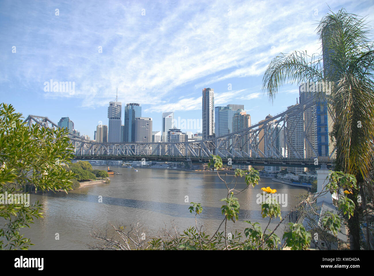 Brisbane, Australien - 28. Juli 2017: Blick auf die Story Bridge und die Skyline von Brisbane. Stockfoto