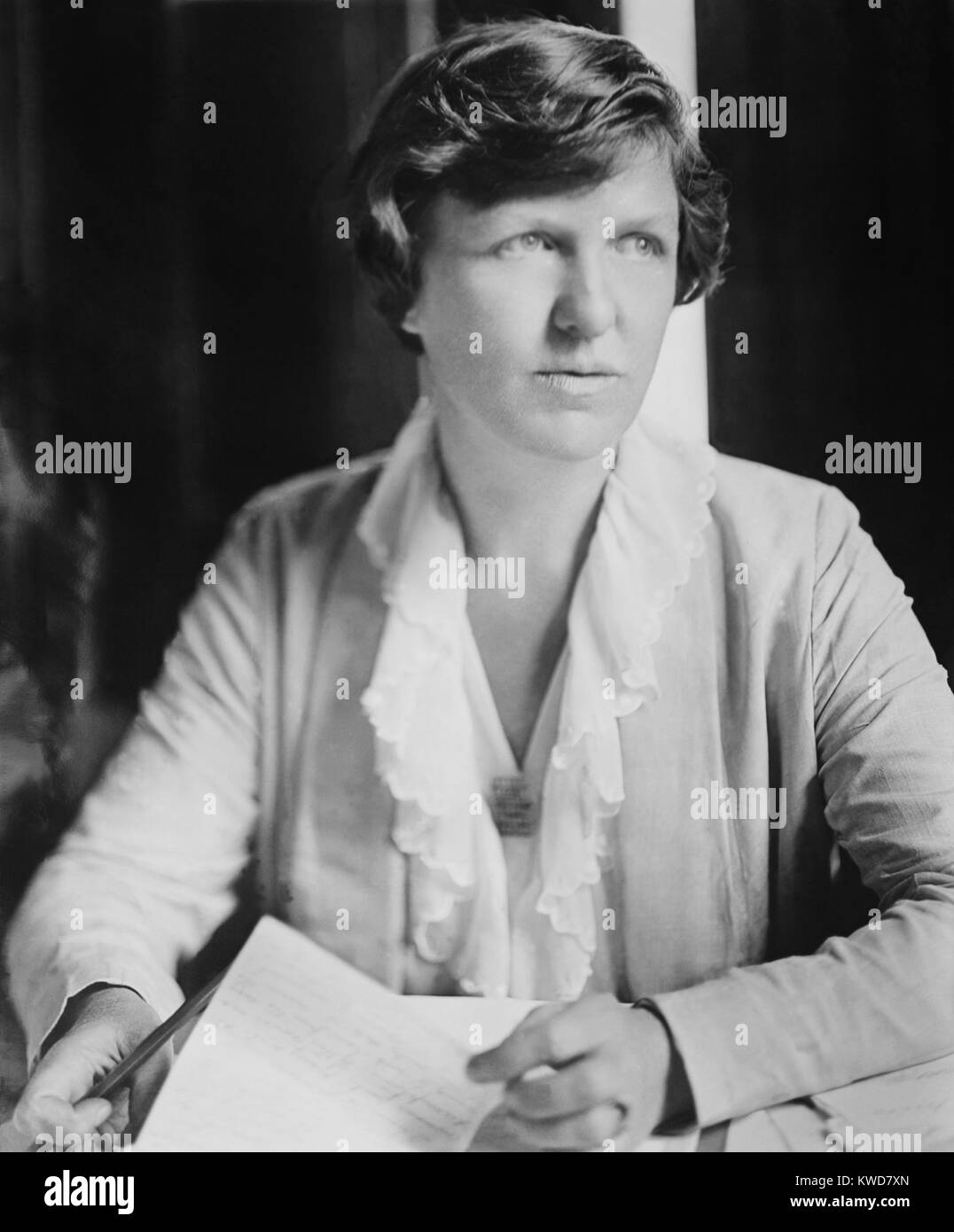 Elsie Hill, amerikanische feministische, Ca. 1920. Sie war ein aktiver suffragist von 1913 bis 1920, Planung großen Märsche und zweimal für Sprechen und Streikposten verhaftet. Nach 1920 war sie im Antrieb aktiv Der Nationalen Frauen Partei für eine gleichwertige Rechte Änderung für Frauen. (BSLOC 2015 16 202) Stockfoto