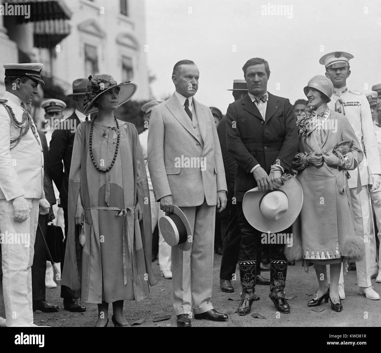 Präsident Calvin Coolidge und die erste Dame mit Cowboy Schauspieler Tom Mix und Victoria Forde mischen. Im Weißen Haus, 21. Mai 1925. (BSLOC 2015 16 34) Stockfoto