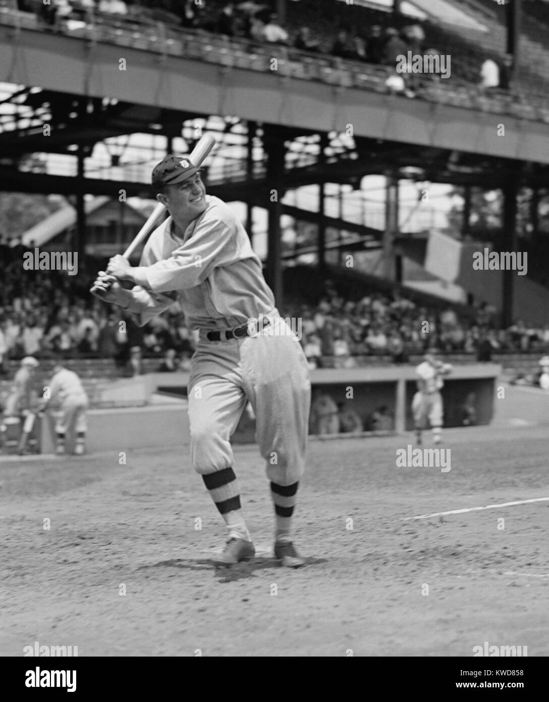 Heinie Manush in schlagenden Haltung in seinem zweiten Major League Saison mit den Detroit Tigers, 1924. Manush gewann der American League batting Titel im Jahr 1926 mit einem mit einem Schlagendurchschnitt von. 378. (BSLOC 2015 17 10) Stockfoto