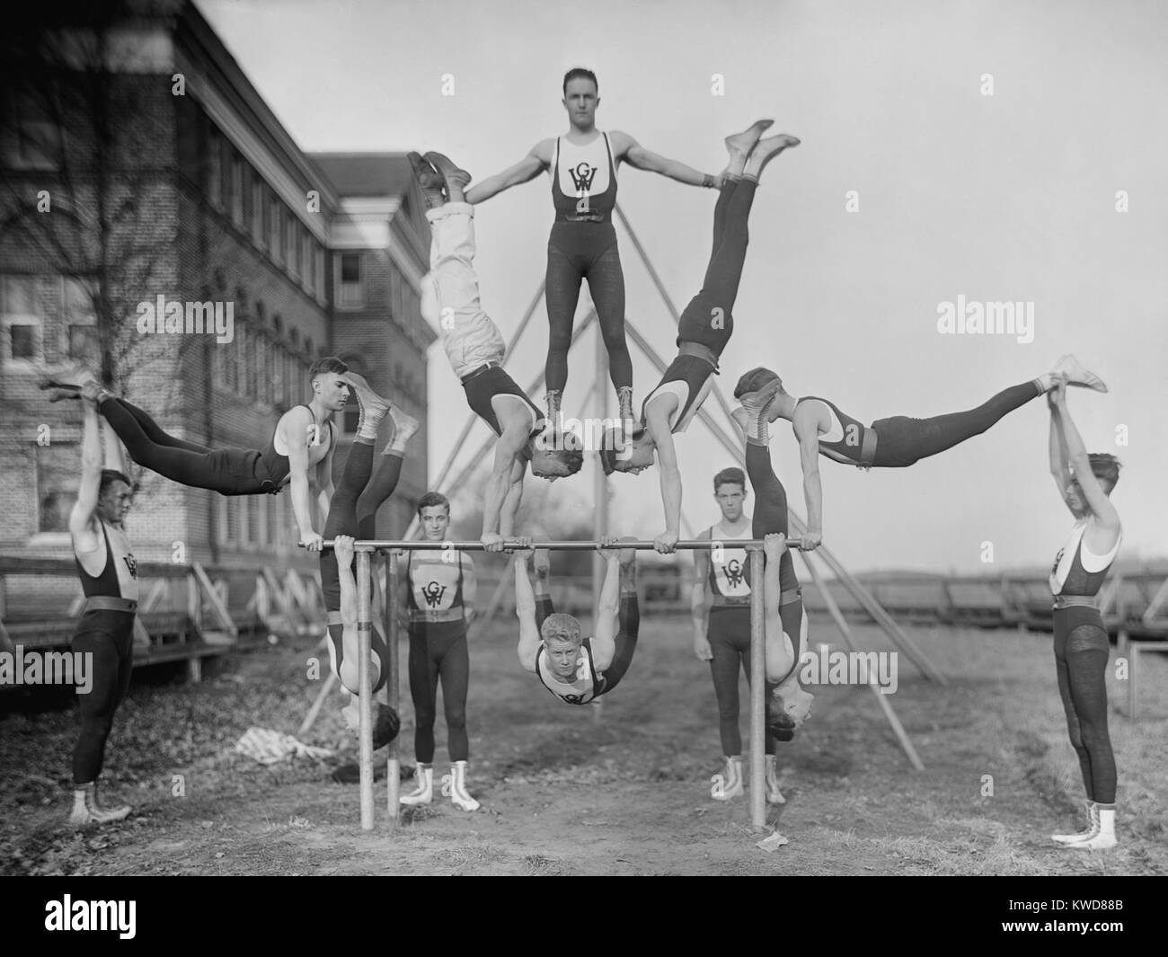 Woodberry Forest School Gymnastikmannschaft, Ca. 1920er-Jahre. Die alle männlichen private Schule noch existiert, in Madison County, Virginia gelegen. (BSLOC 2015 17 160) Stockfoto