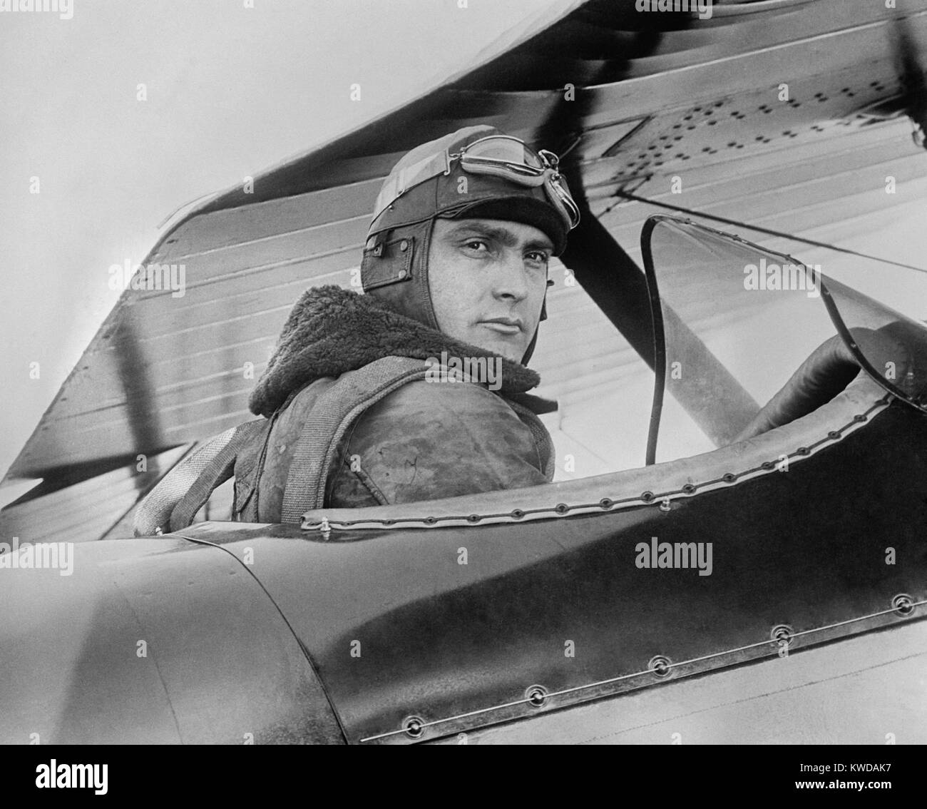 Captain Ira C. Eaker, an Bolling Field, Washington, D.C. Jan. 16, 1929. Er war ein Pionier der militärischen Luftfahrt zwischen den Kriegen, und Flüge. Er war Kommandant der Eighth Air Force in WW2 (BSLOC 2016 10 141) Stockfoto