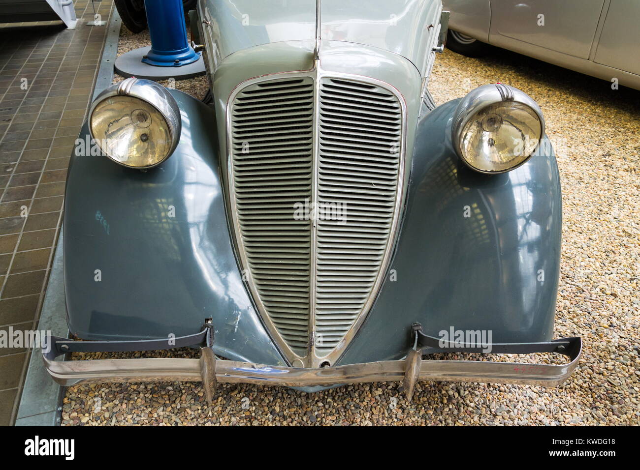 Prag, tschechische Republik - 10. NOVEMBER: Auto Zbrojovka Z-5 Express aus dem Jahr 1936 steht in Nationalen Technischen Museums am 10. November 2017 in Prag Stockfoto