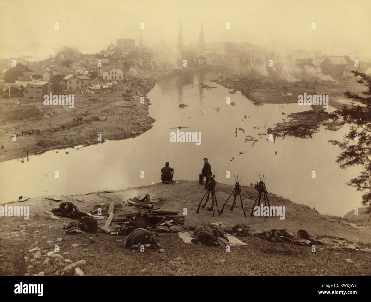 Post auf Manila Hill, nachdem die Johnstown Flood, 31. Mai 1889. 14. National Guard Regiments von Pittsburgh kam in Johnstown am 5. Juni., fünf Tage nach der Katastrophe (BSLOC 2017 17 78) Stockfoto