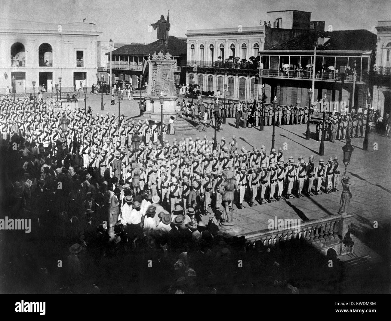 Spanische Truppen Verlassen Mayagues Die Amerikanischen Streitkrafte An Hormiguero Puerto Rico Zu Engagieren August 10 1898 Sie Zahlenmassig Die Us Truppen In Einen Hinterhalt Uberraschen Nachdem Die Amerikaner Erholt Die Spanischen Truppen Zogen
