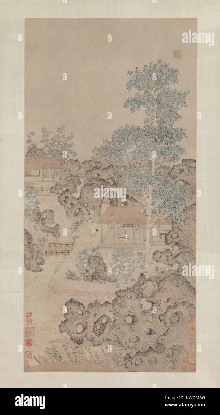Die WIEDERGABE DER ZITHER FÜR EINEN KRAN, 1540-50 s, Chinesische Malerei, Ming Dynastie, Tinte, Farbe auf Seide. Ein Mann spielt Musik für sein Haustier Kran unter einem massiven paulownia Baum. Sein Haus liegt in einem Garten-Set wie Landschaft, mit dekorativen Felsen, Blumen und Fußgängerbrücke über einen Stream (BSLOC 2017 16 7) Stockfoto