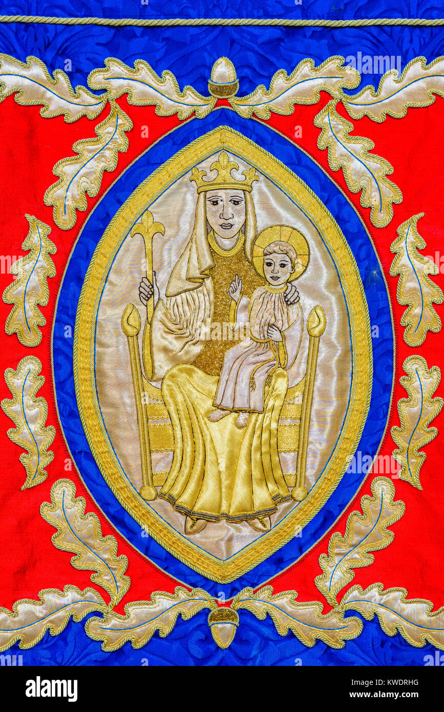 Maria und Jesus auf einem Wandteppich im Kapitel Haus an der christlichen Kathedrale vom normannischen Eroberer im elften Jahrhundert in Lincoln, Englan Stockfoto