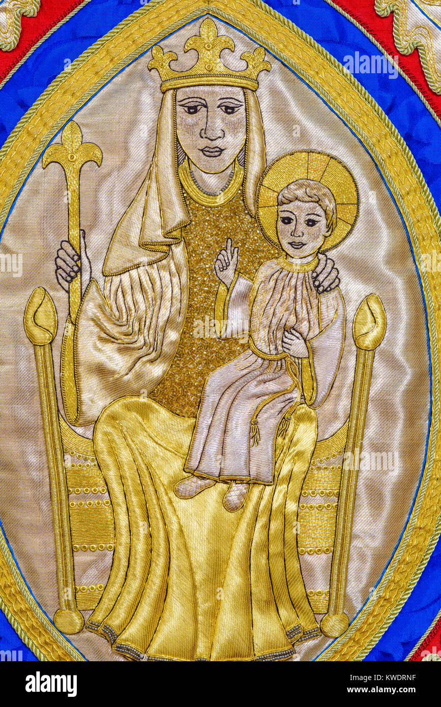 Maria und Jesus auf einem Wandteppich im Kapitel Haus an der christlichen Kathedrale vom normannischen Eroberer im elften Jahrhundert in Lincoln, Englan Stockfoto