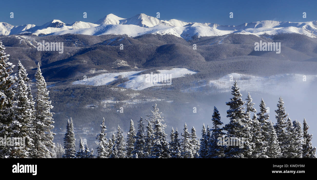 Rocky Mountain Panorama Landschaft der Continental im Winter Teilen nach einem Dezember Schnee Sturm von Breckenridge, Colorado Stockfoto
