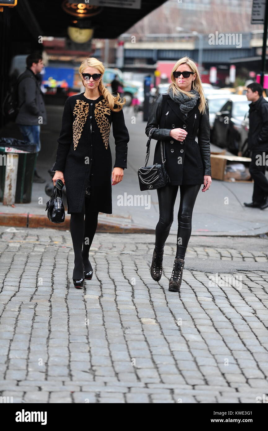 NEW YORK, NEW YORK - Januar 13: Paris Hilton und Nicky Hilton sind im Meatpacking District am 13 Januar, 2014 in New York City: Paris Hilton Nicky Hilton Stockfoto