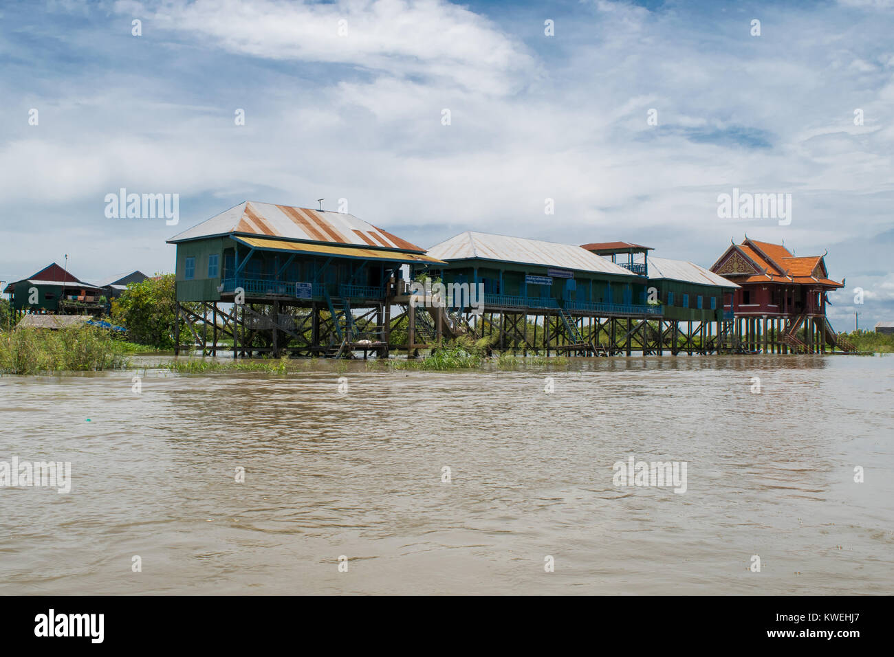 Gebäude, Häuser auf Stelzen, schwebenden, auf dem Tonle Sap Fluss See, in Kampong Phluk Village, Siem Reap, Kambodscha, Südostasien Stockfoto