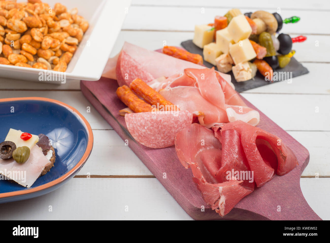 Der Aufschnitt mit Bresaola und Prosciutto Stockfoto