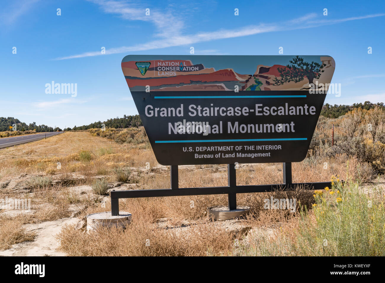 ESCALANTE, Utah - 17. OKTOBER 2017: Grand Staircase-Escalante National Monument zu unterschreiben. Scenic Highway Route 12 in Utah Stockfoto