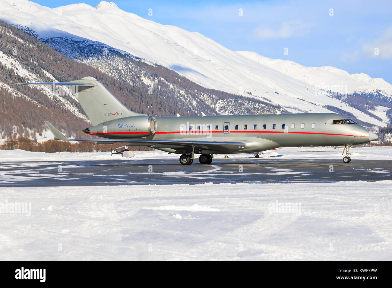 Samedan/Switzerlad: 9H - VJJ - Bombardier Global 6000 - VistaJet in Samedan/Schweiz 18.02.2017 Stockfoto