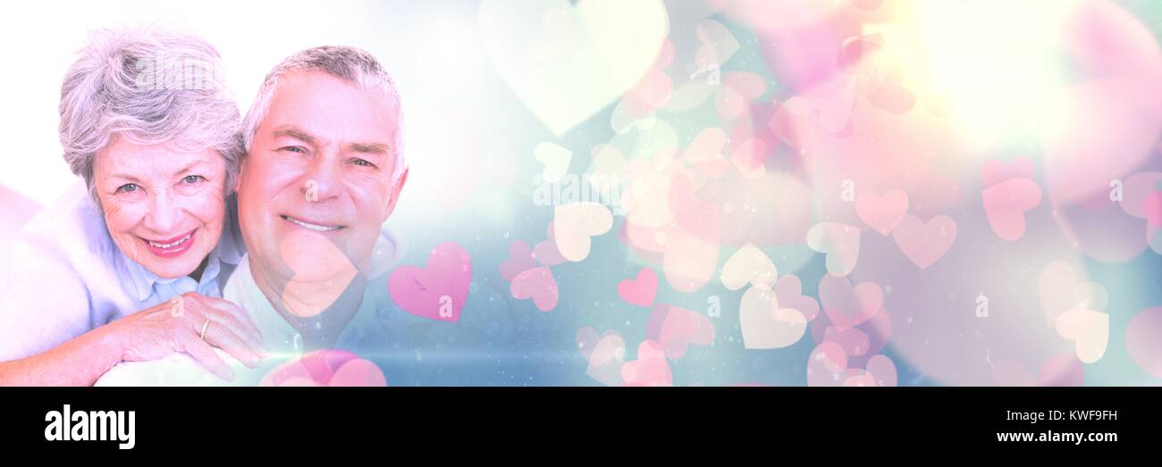 Altes Paar mit valentinstag Liebe Übergang Herzen Stockfoto