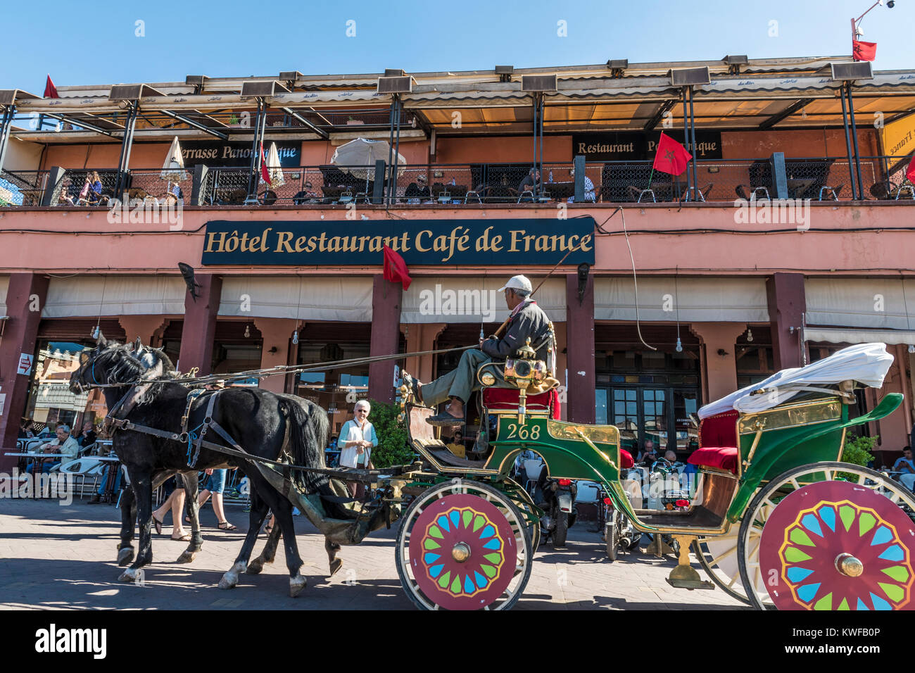 Caleche im Cafe de France. Stockfoto