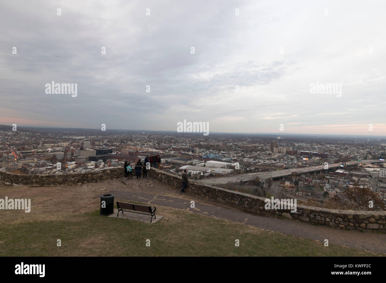Blick auf Patternson Stadt von Auto's Garret Mountain übersehen. Stockfoto