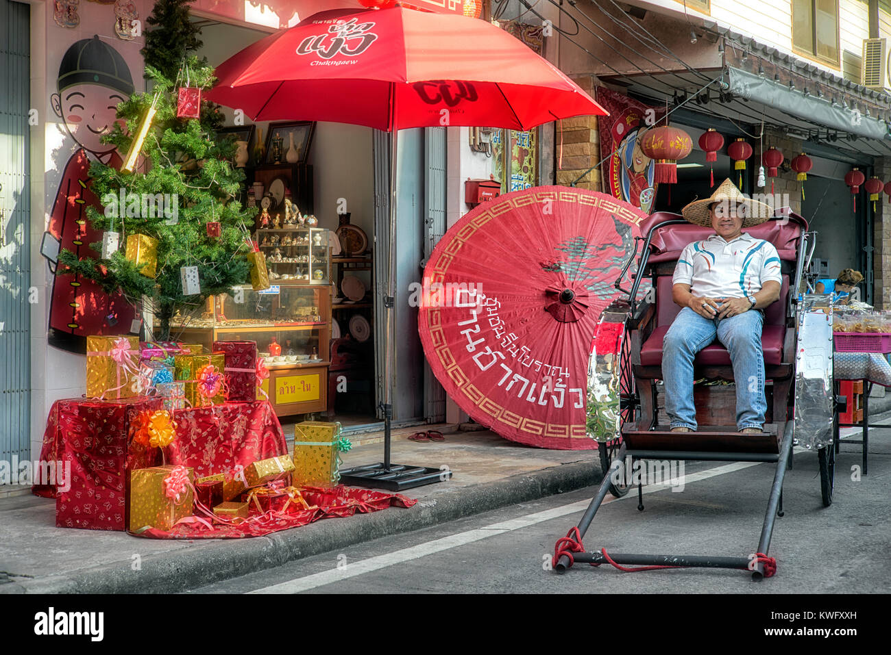 Chinatown Thailand Street Szene mit traditionellen chinesischen Objekten Stockfoto