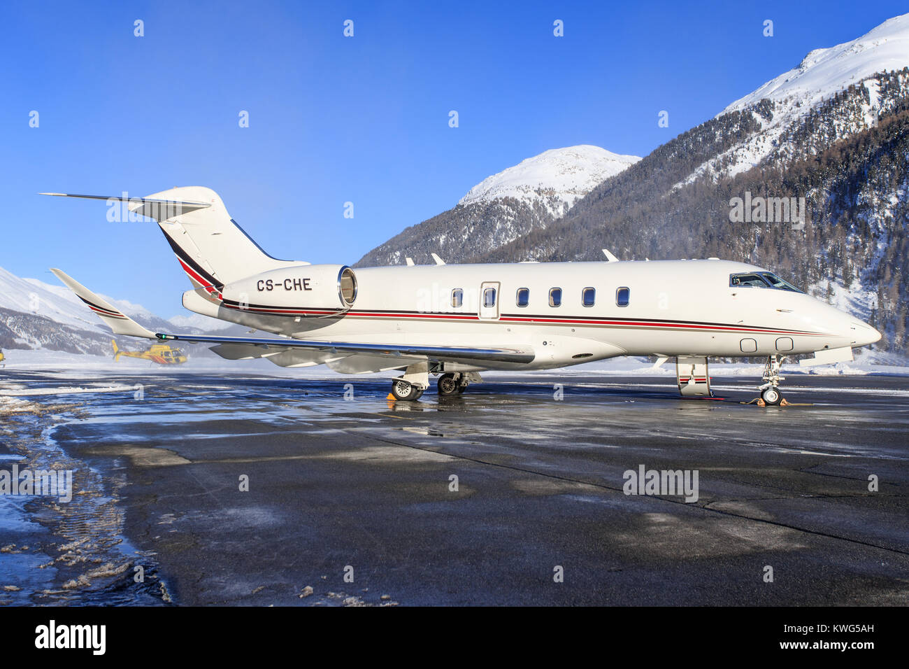 Samedan/Switzerlad: CS-CHE - Bombardier Challenger 350 - NetJets in Samedan/Schweiz 18.02.2017 Stockfoto