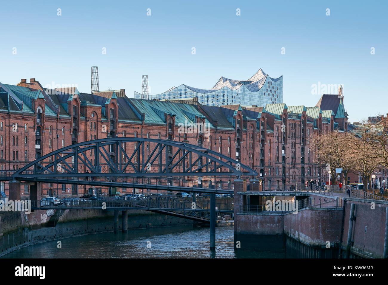 Elbphilharmonie, Konzertsaal von den Architekten Herzog und de Meuron an der Elbe, HafenCity, Hamburg, Deutschland. Stockfoto