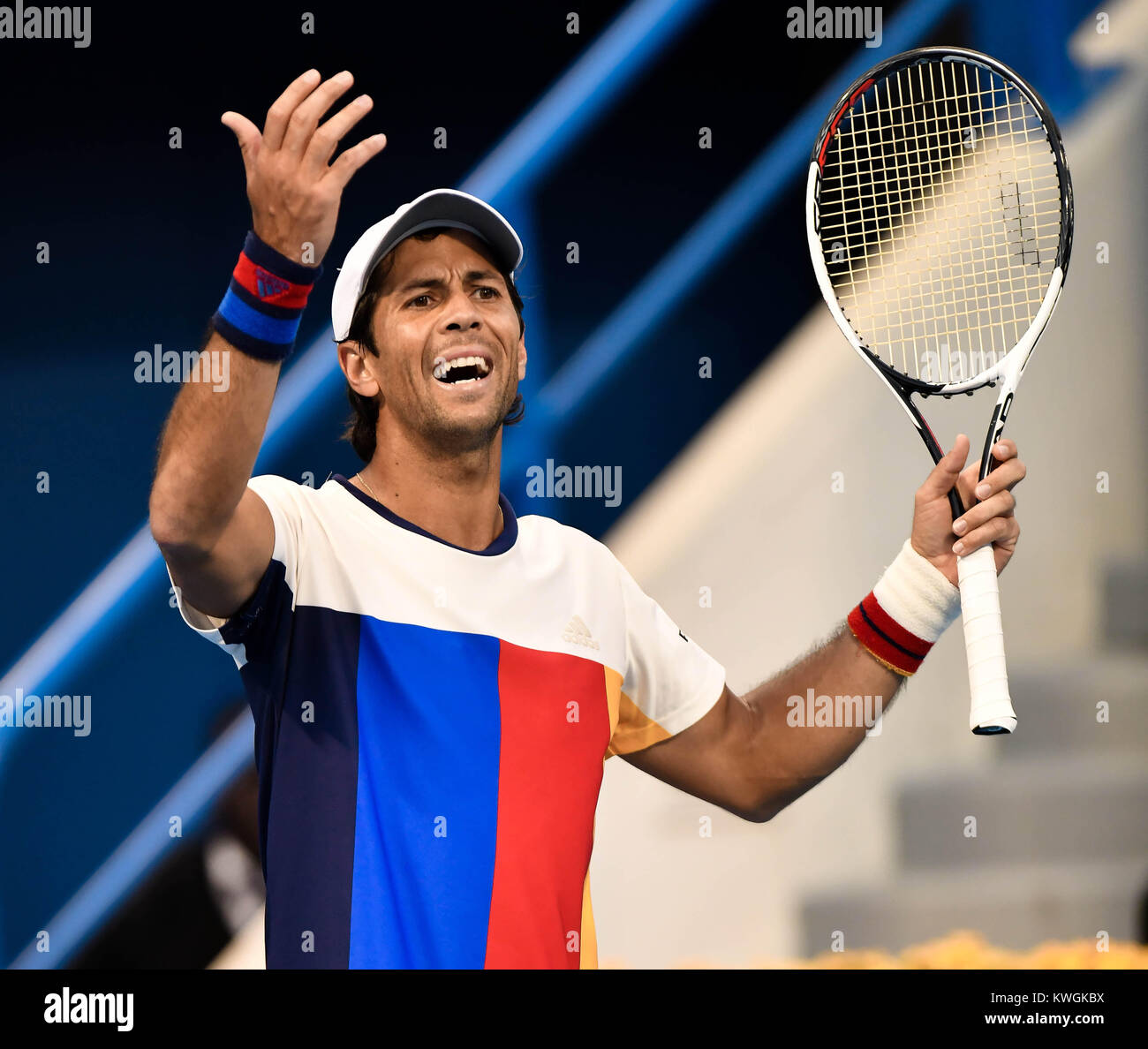 Doha, Katar. 3 Jan, 2018. Fernando Verdasco Spanien reagiert während der zweiten Runde singles Match gegen Andrej Rublev Russlands bei der ATP Katar Open in Doha, Katar, Jan. 3, 2018. Andrej Rublev gewann 2-1. Credit: Nikku/Xinhua/Alamy leben Nachrichten Stockfoto