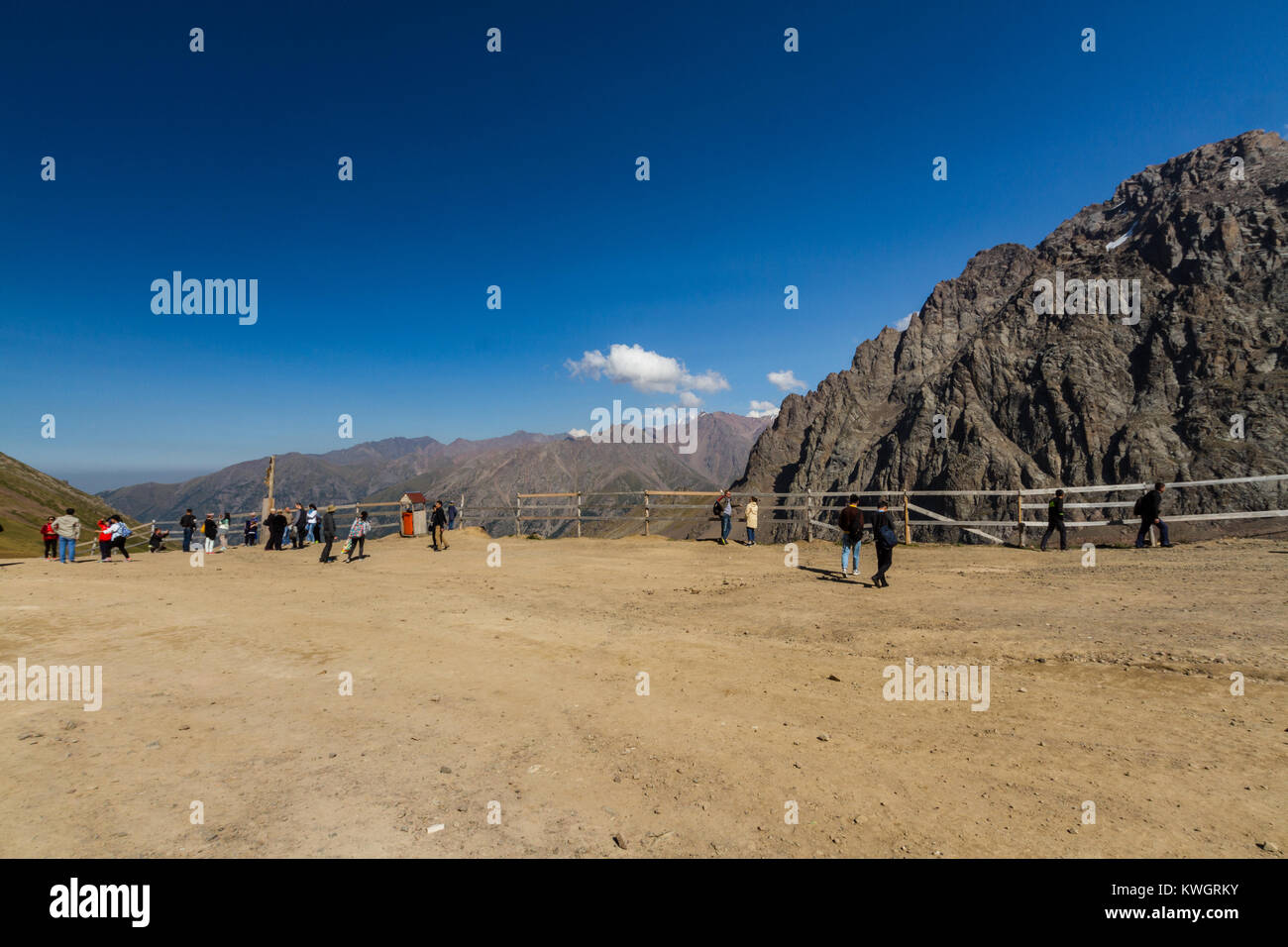 Kasachstan - AUGUST 24 Tien Shen Berge bei Shymbulak oberen Piste Talgar Pass am 24. August 2017 in Almaty, Kasachstan Stockfoto