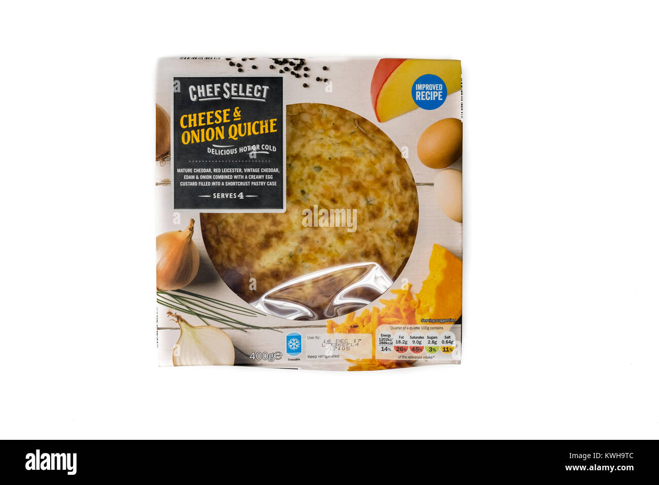 Paket von Lidl 'Chef Wählen Sie "Marke Käse und Zwiebeln Quiche mit Aufkleber mit Mindesthaltbarkeitsdatum und Zutaten Stockfoto