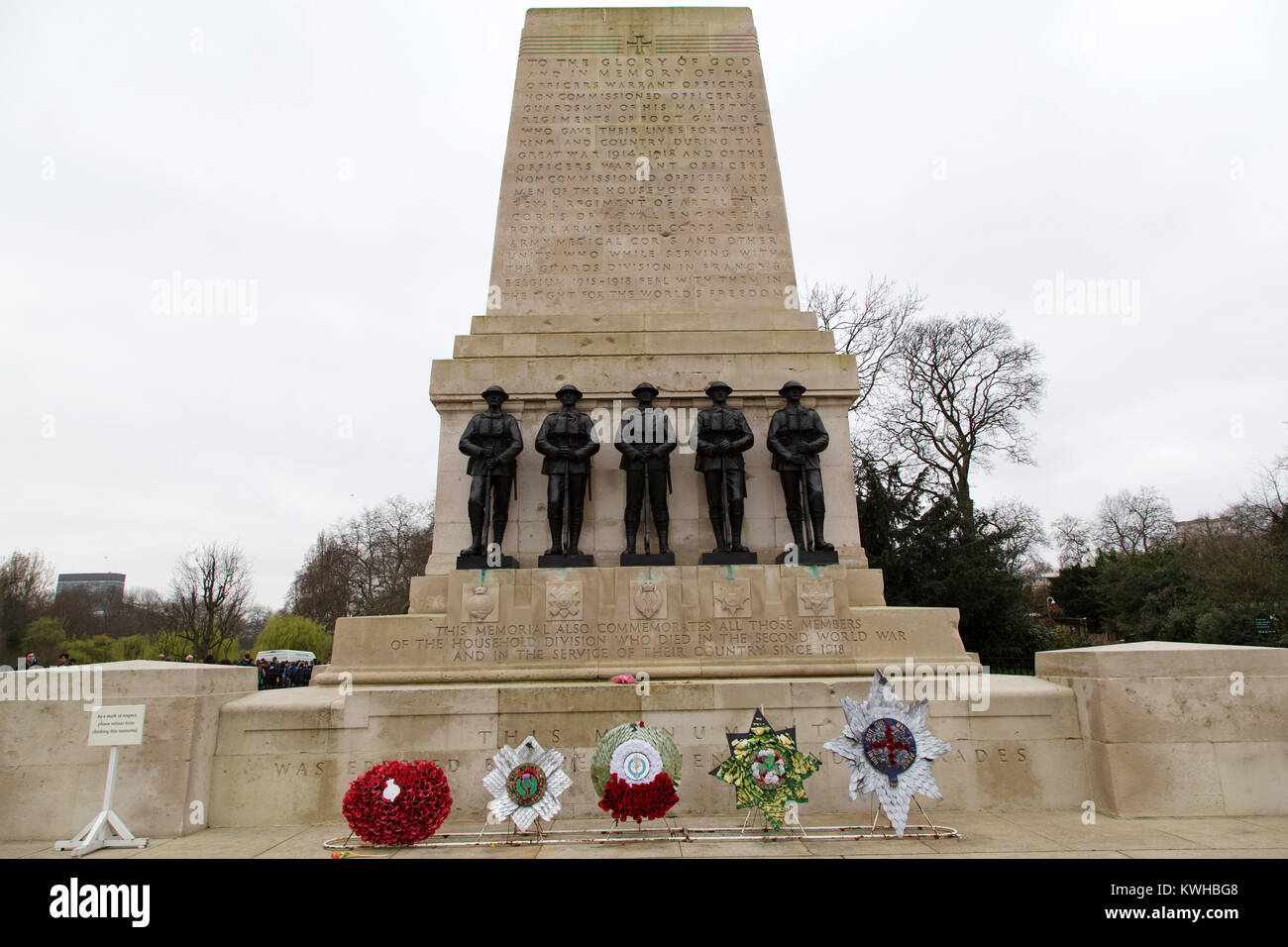 Die Wachen Division War Memorial im St James's Park in London, England. Das ehrenmal Stil Denkmal wurde von H. Charlton Bradshaw konzipiert. Stockfoto