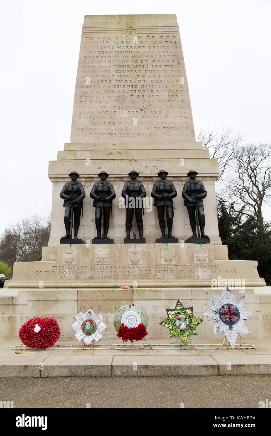 Die Wachen Division War Memorial im St James's Park in London, England. Das ehrenmal Stil Denkmal wurde von H. Charlton Bradshaw konzipiert. Stockfoto
