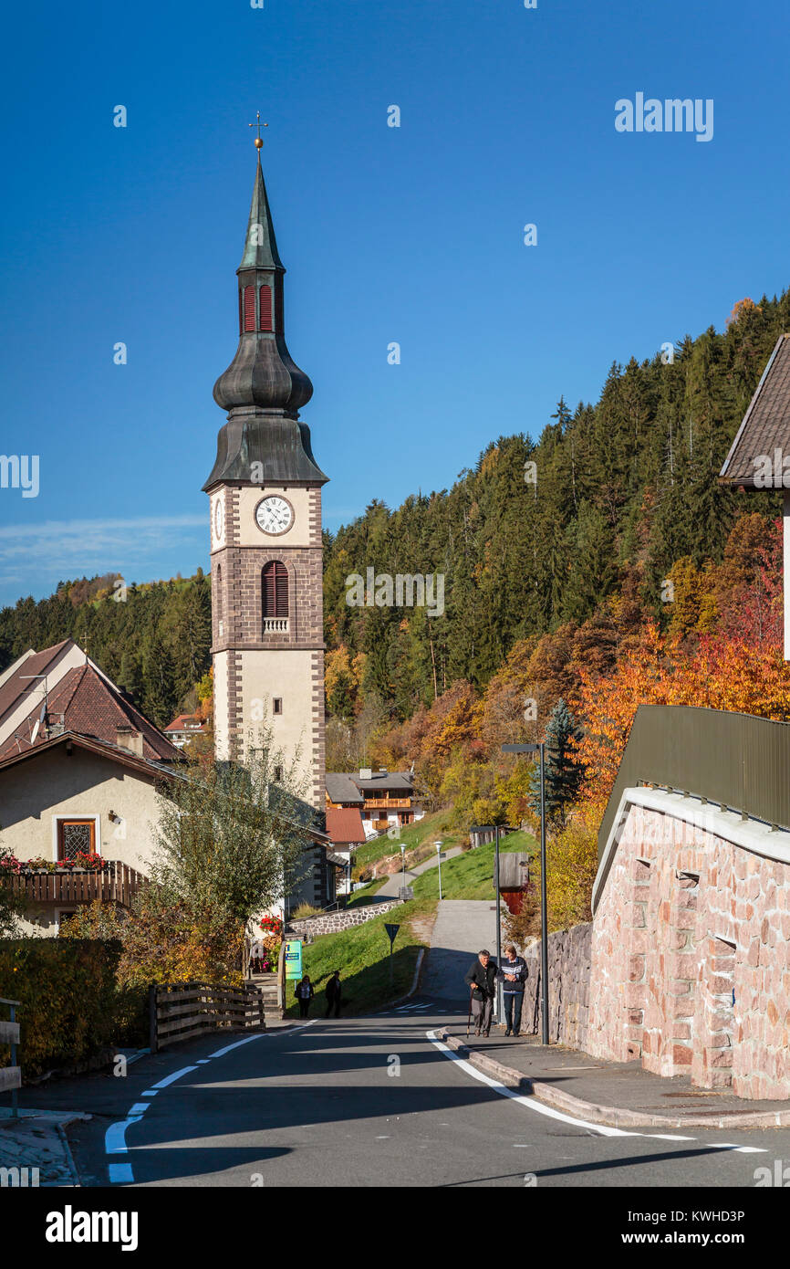 Pfarrkirche von st peter Fotos und Bildmaterial in hoher Auflösung