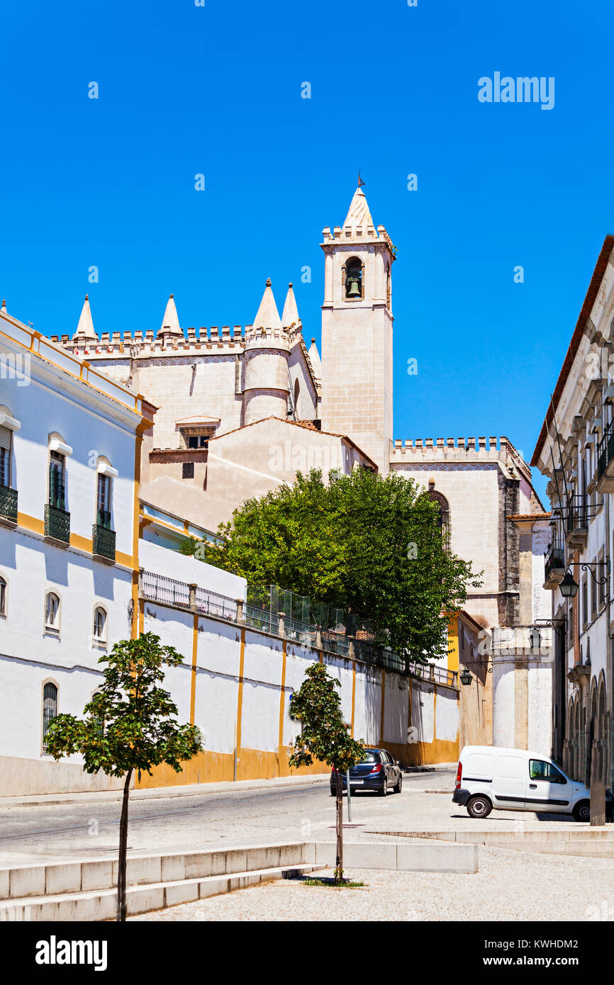 Kirche von St. Francis (Igreja de Sao Francisco) ist in Evora, Portugal. Es ist am besten für seine lugubrious Kapelle der Knochen bekannt. Stockfoto