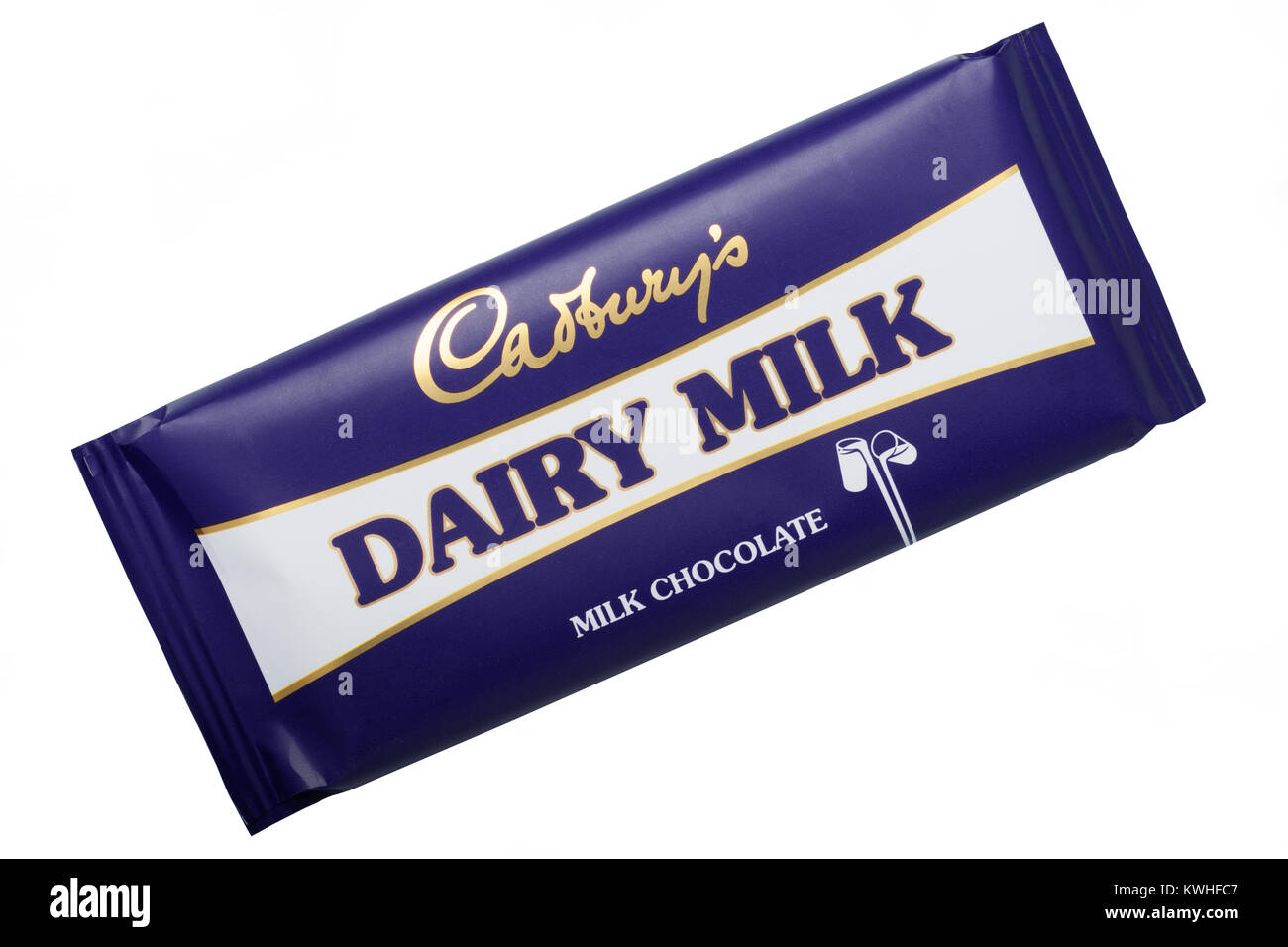 Eine Bar von Cadbury Dairy Milk Schokolade auf weißem Hintergrund Stockfoto