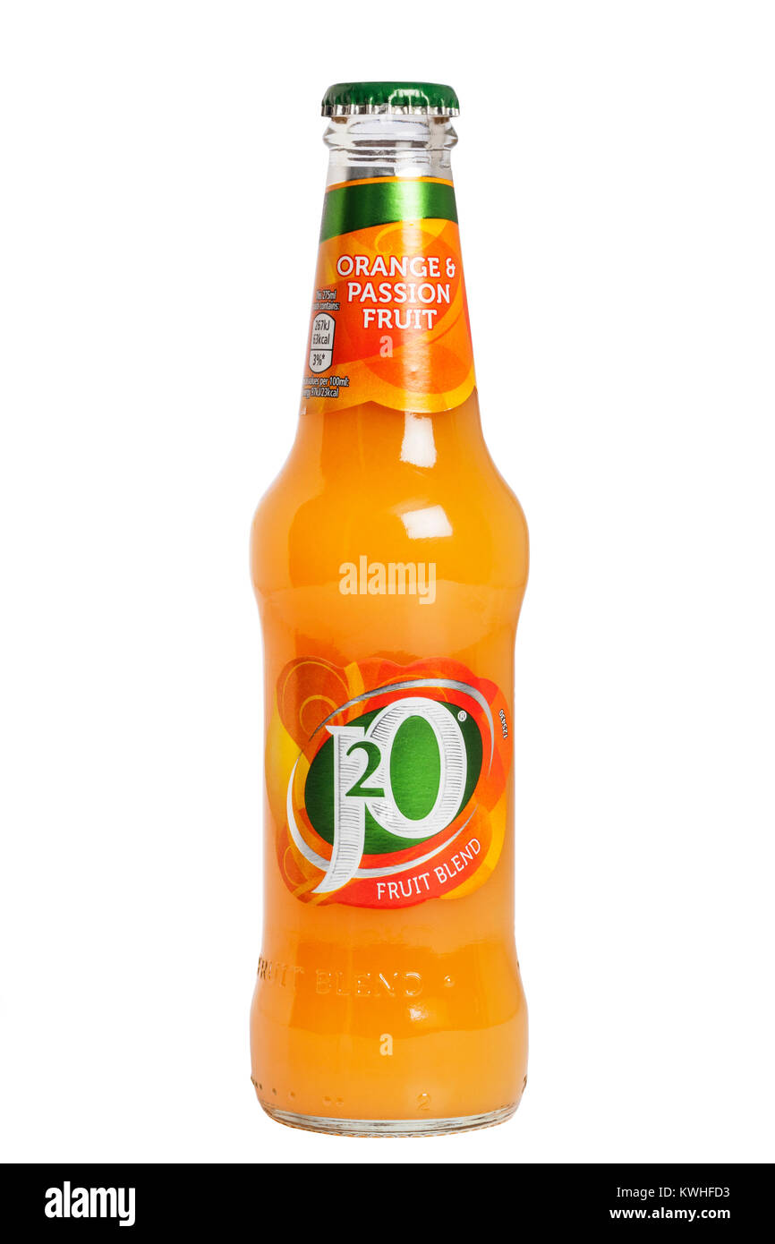 Eine Flasche orange & Passionsfrucht J2o Obst trinken auf weißem Hintergrund Stockfoto