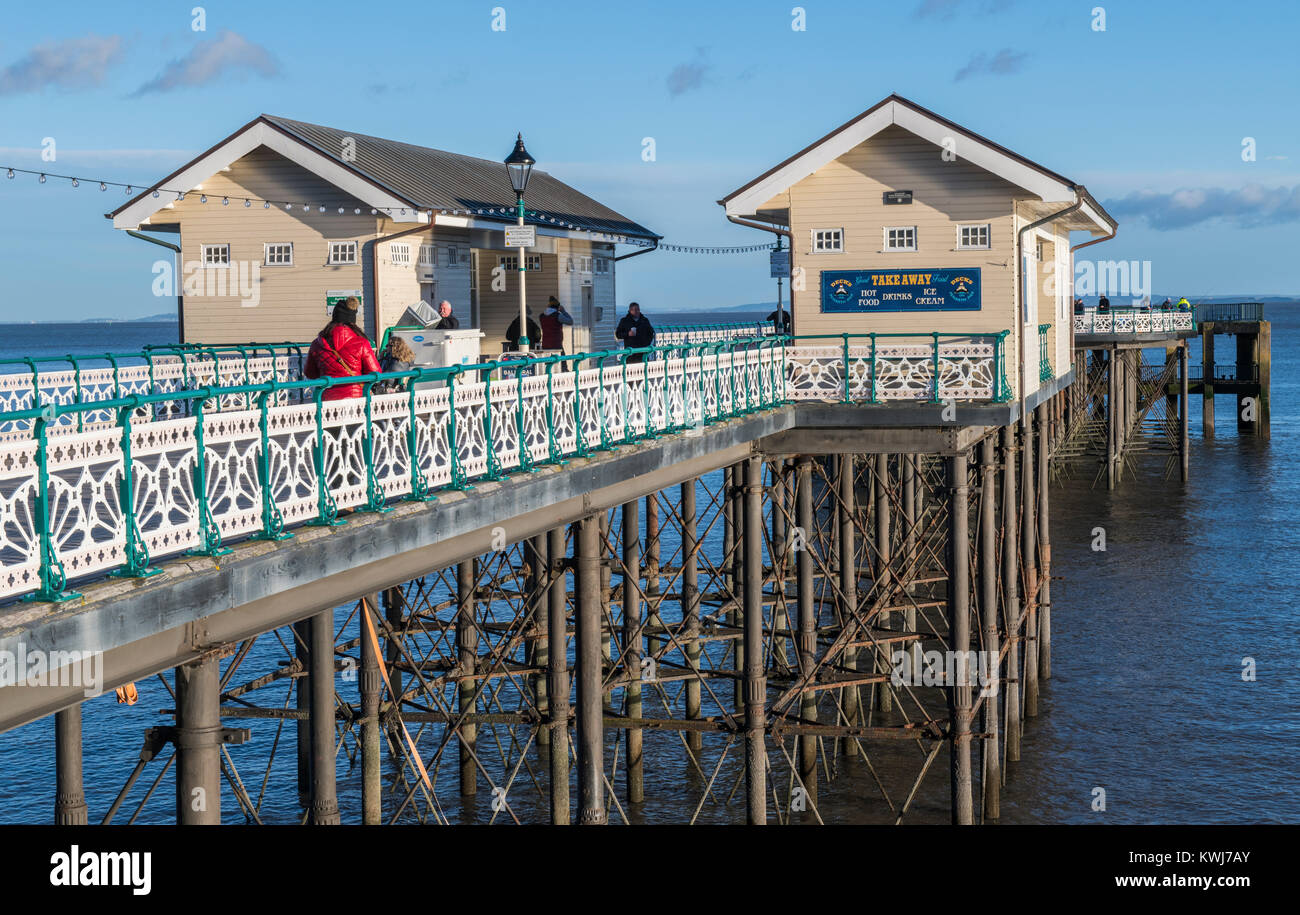 Penarth Pier an einem kalten Wintertag Dezember South Wales Stockfoto