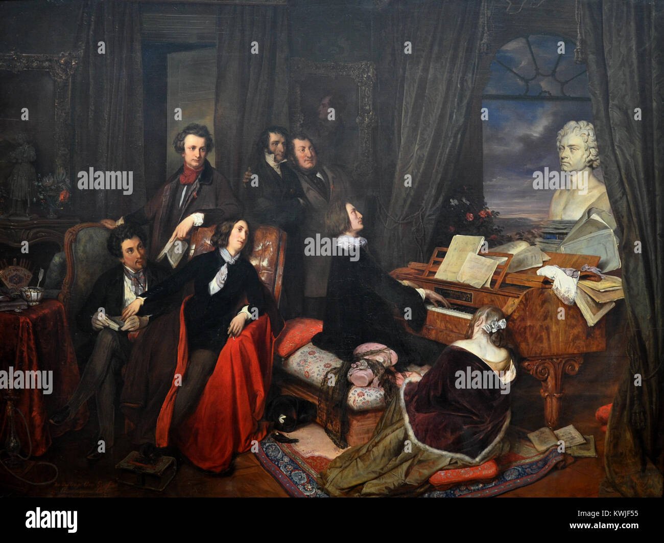 Das Gemälde Liszt am Flügel von Josef Danhauser aus dem Jahr 1840 zeigt den ungarischen Pianisten-Komponisten Franz Liszt am Klavier, umgeben von einem Kreis literarischer und musikalischer Figuren, mit einer Büste von Ludwig van Beethoven auf dem Instrument, die die Salonkultur des frühromantischen Wien widerspiegelt. Beethoven-Haus Bonn+2bildindex.de+2 Stockfoto Das Gemälde Liszt am Flügel von Josef Danhauser aus dem Jahr 1840 zeigt den ungarischen Pianisten-Komponisten Franz Liszt am Klavier, umgeben von einem Kreis literarischer und musikalischer Figuren, mit einer Büste von Ludwig van Beethoven auf dem Instrument, die die Salonkultur des frühromantischen Wien widerspiegelt. Beethoven-Haus Bonn+2bildindex.de+2 Stockfoto