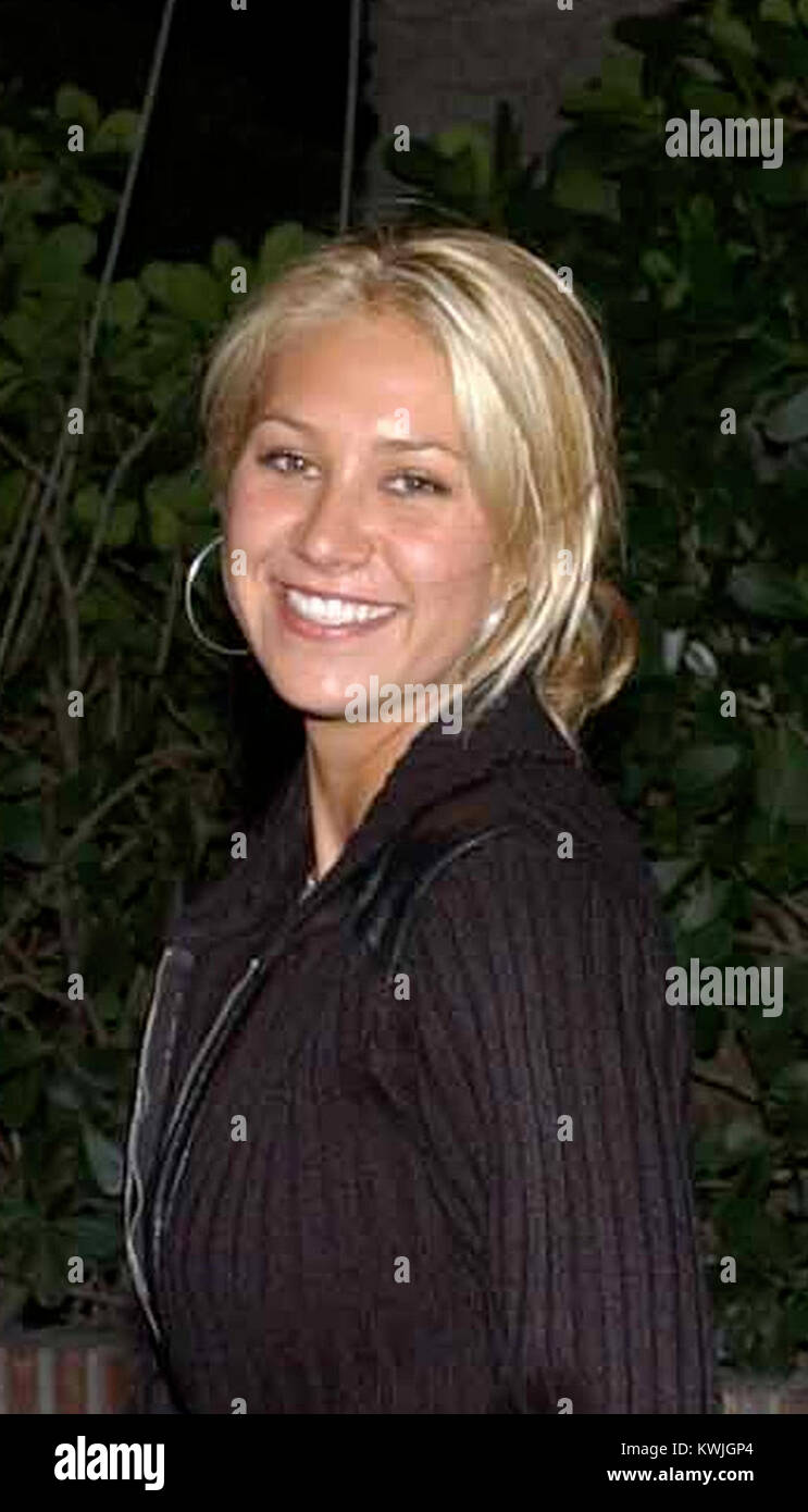 Orig Pix 2004 in Florida, MIAMI BEACH, FL - 23. Mai: (exklusive Deckung) Es sieht aus wie "Der größte Verlierer" ein weiterer neuer Trainer gefunden haben konnten. Nach Berichten, die Tennisspielerin Anna Kournikova die ABC-Fitness zeigen nächste Saison. Kournikova wird melden Sie neue Trainer Cara Castronuova und Brett Hoebel wie die Show große Veränderungen im Gefolge der Jillian Michaels' Abweichung von den Erfolg Erscheinen, X 17 Online Berichte unterzogen wird. Michaels verkündete ihre Entscheidung im letzten Jahr zu verlassen, um auf dem Beginnen einer Familie zu konzentrieren. Eine offizielle Ankündigung zum Kournikova's Rolle auf 'Verlierer' ist e Stockfoto