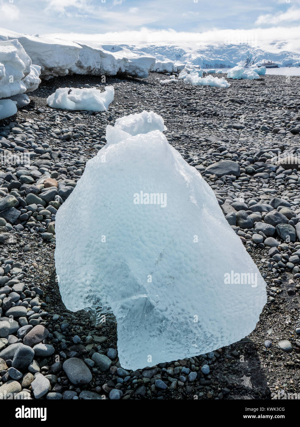 Schnee & Eis der Antarktis Landschaft bedeckt; Admiralty Bay, King George Island Stockfoto