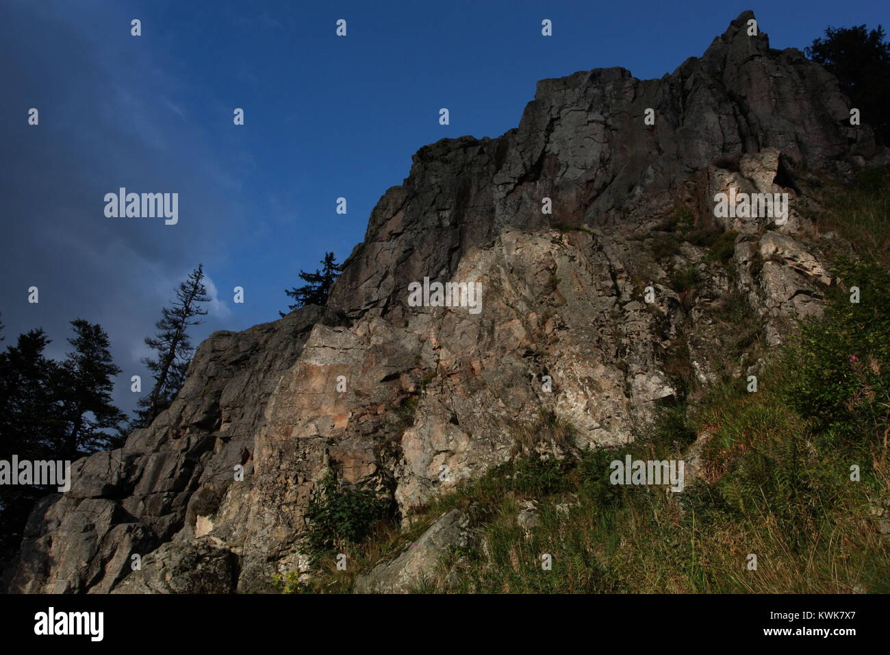 Der kandelfelsen gesehen von unten Stockfoto