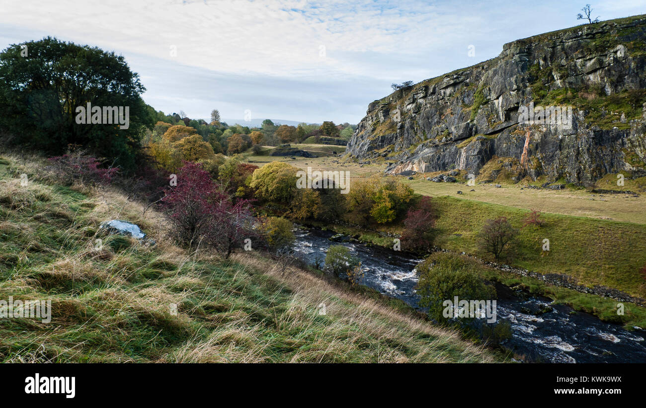 Pfad zum ingleton Waterfall Trail, 3 Gipfel, Yorkshire Dales, England, Großbritannien Stockfoto