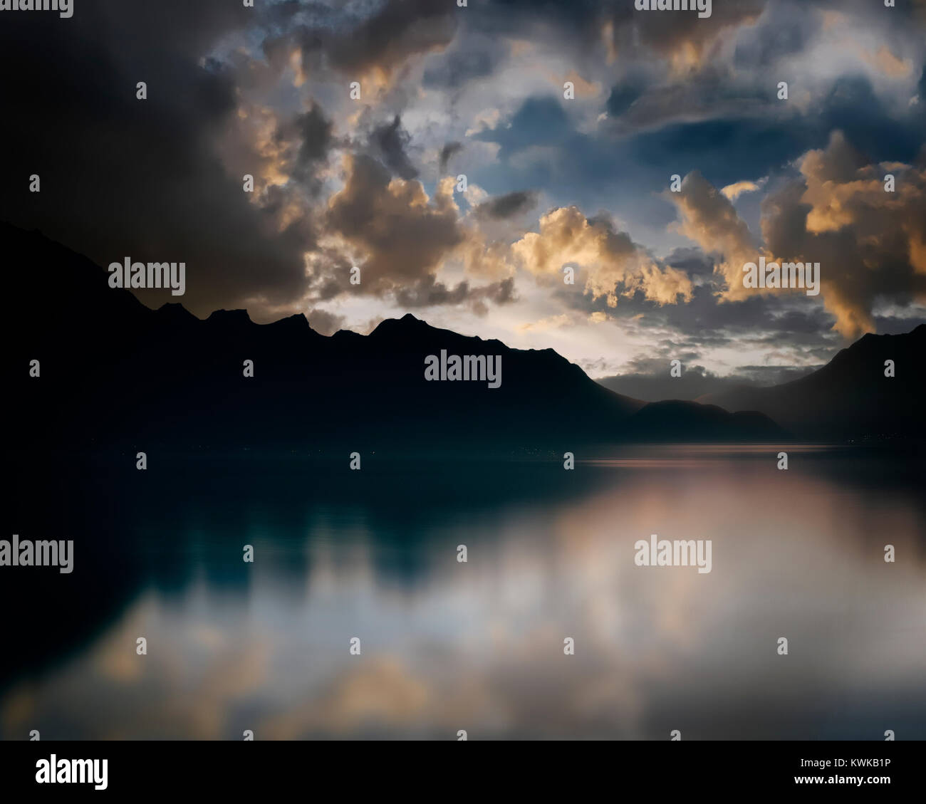PHOTO ART: Abend über den See Genf, Waadt, Schweiz Stockfoto