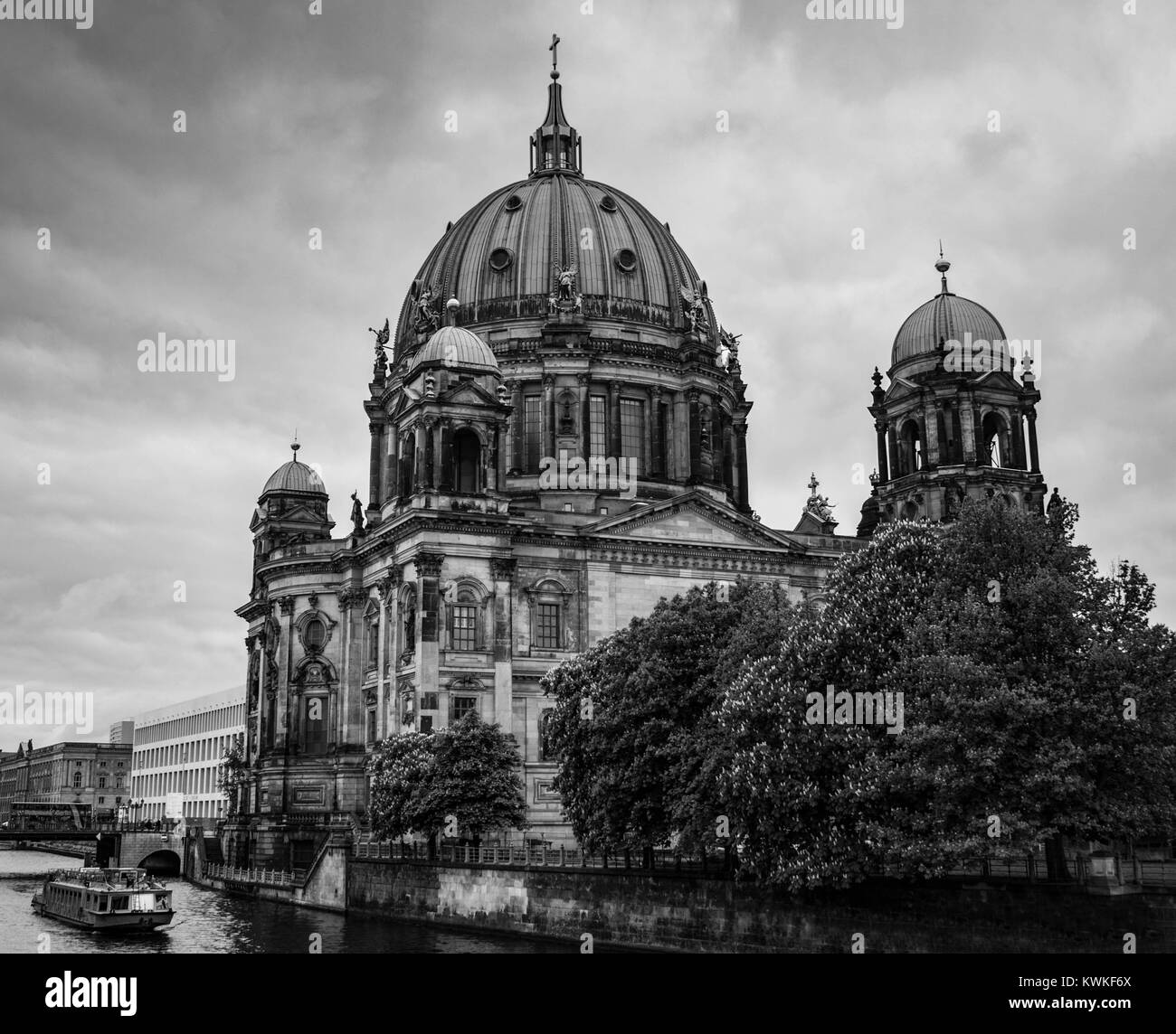 Berliner Dom die größte Kirche in der Stadt in der Museumsinsel in Berlin-Mitte borough entfernt Stockfoto